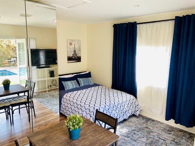 Full bed - 1108 Olmsted Dr