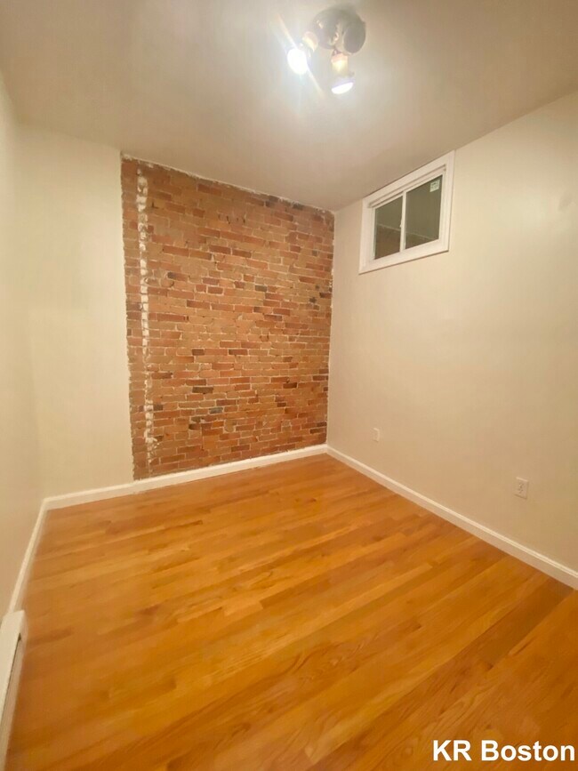 Building Photo - 337A Huntington Ave
