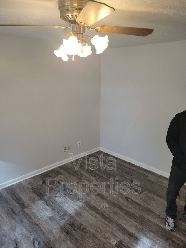 Foto del edificio - 168 E Ashland Ave
