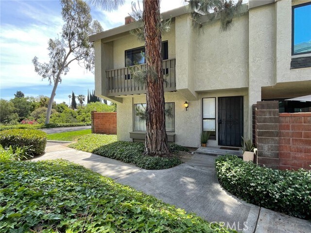 Foto principal - 1629 Sherwood Village Cir