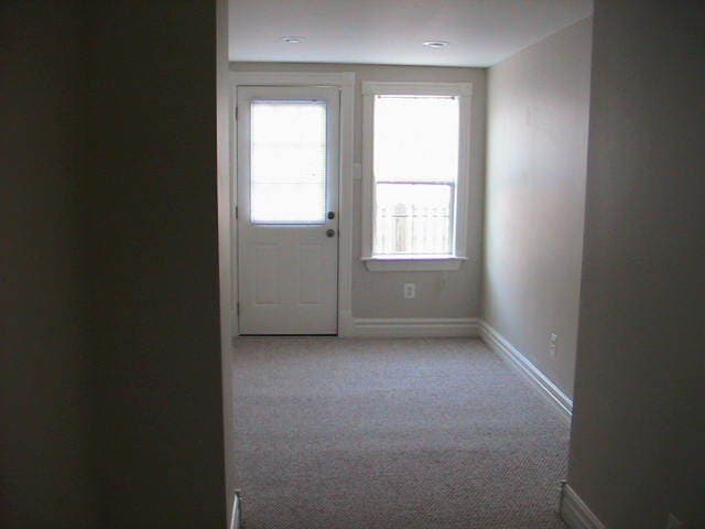 Building Photo - 2302 E Cabot St