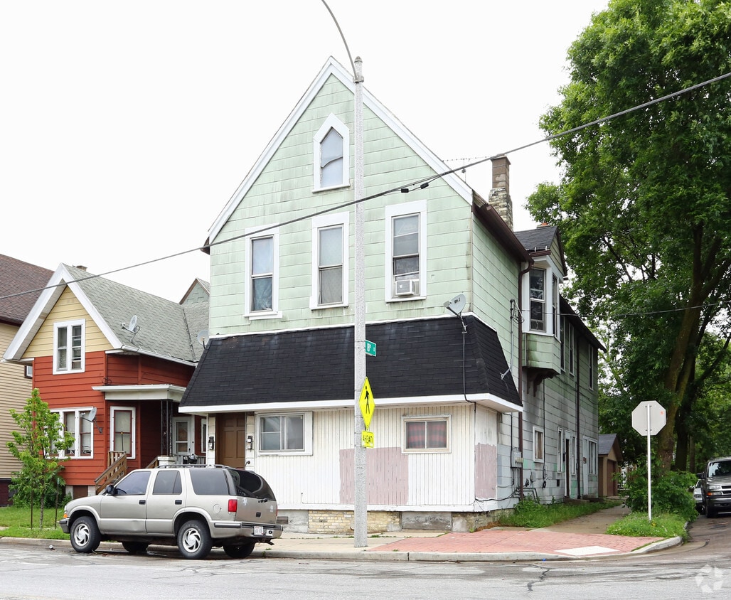 Primary Photo - 1800 W Greenfield Ave