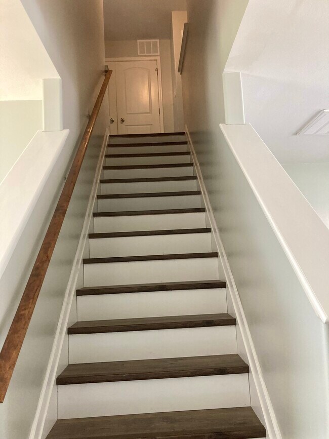 Foto del edificio - 1358 Dowden St