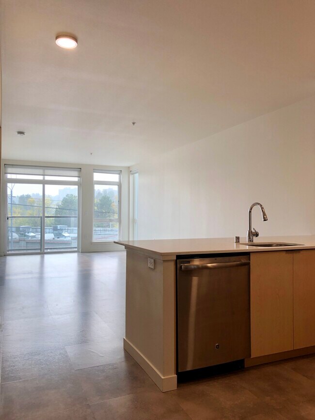 Foto del edificio - 4516 Union Bay Pl NE