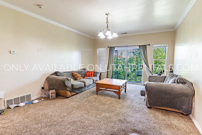 Building Photo - 331 Belmont Pl