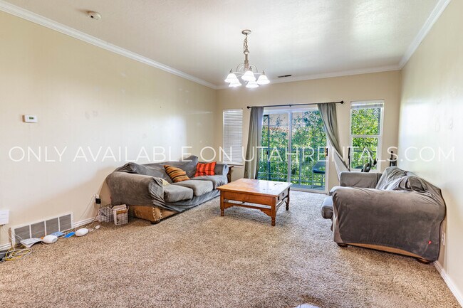 Foto del edificio - 331 Belmont Pl