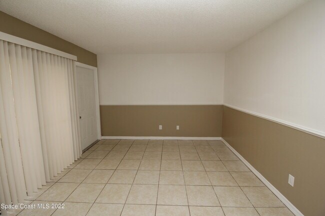 Foto del edificio - 1021 Abada Ct NE