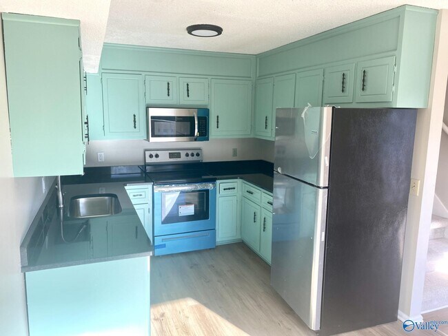 Foto del edificio - 9020 Mahogany Row SE