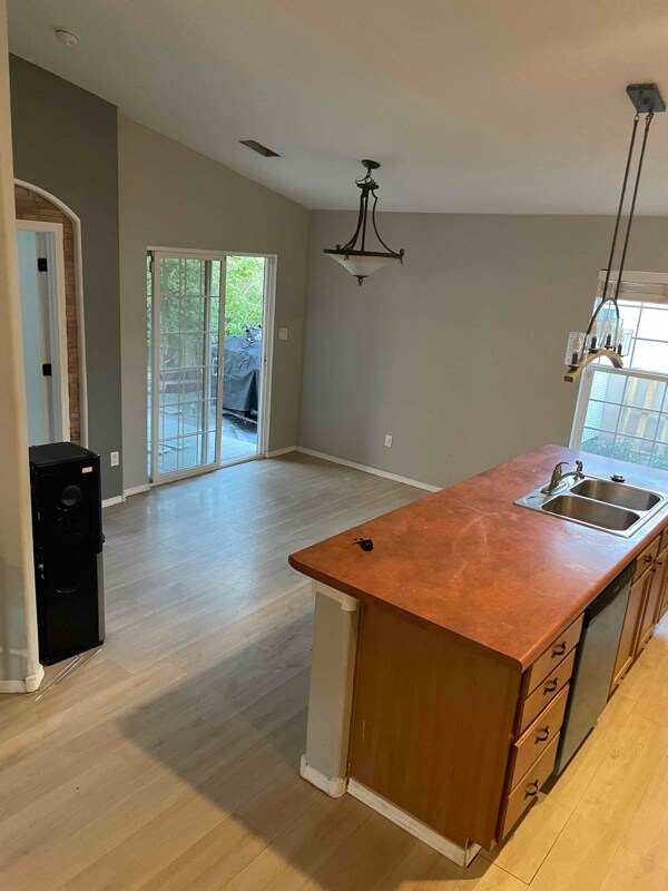 Building Photo - 931 Telstar Loop NW
