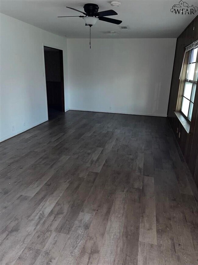Building Photo - 4103 Hughes Dr