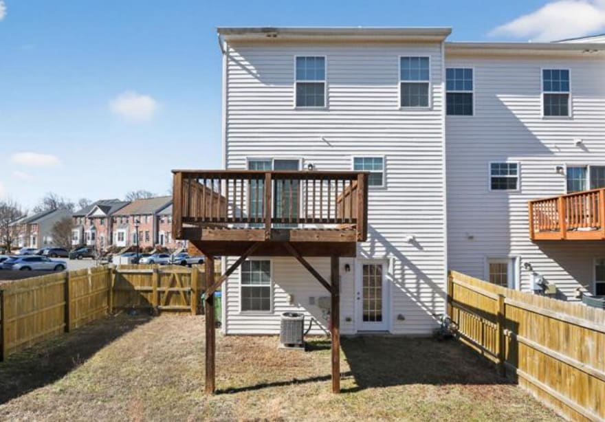 Foto del edificio - 211 Dundee Pl