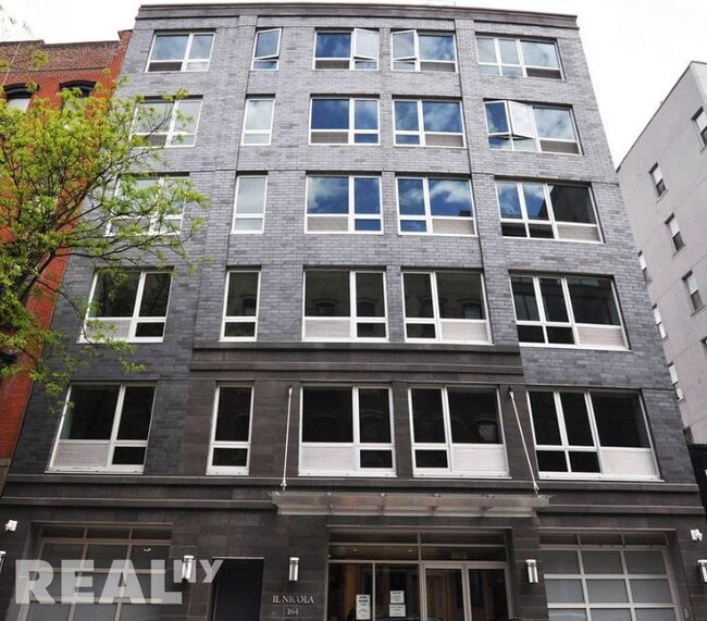 Foto del edificio - 164 Attorney St