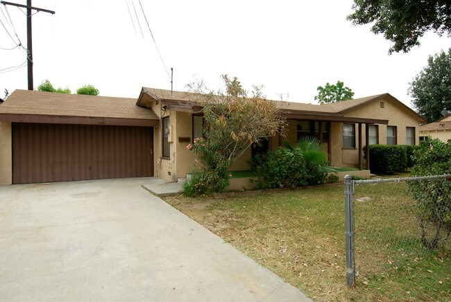 Foto del edificio - 5524-5532 McCulloch Ave