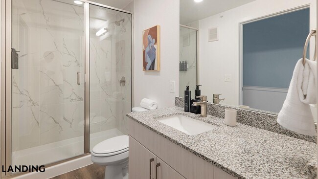 Foto del edificio - 6525 Ed Bluestein Blvd