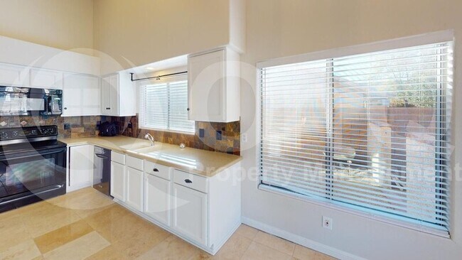 Foto del edificio - 682 N Butte Ave