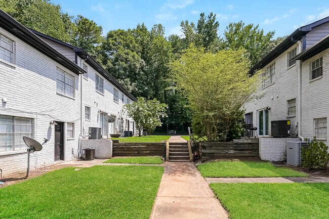Foto del edificio - 2721 White Oak Dr