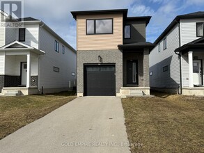 Building Photo - 1612 Capri Cres
