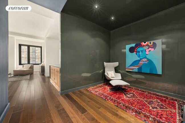 Building Photo - 425 W 50th St