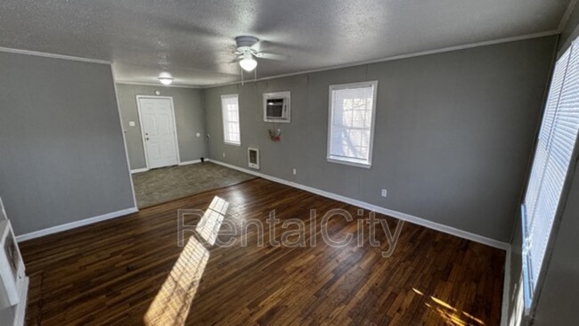 Building Photo - 135 Navy Dr