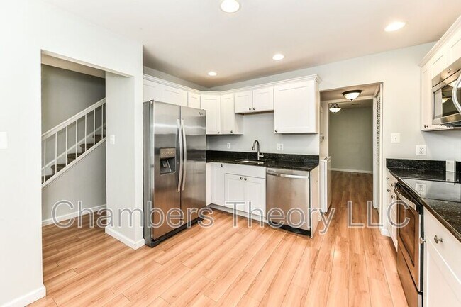 Building Photo - 1195 Dublin Pl