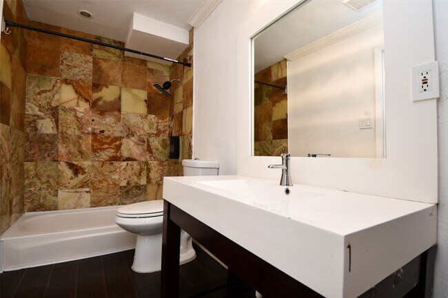 Foto del edificio - 6000 Inwood Dr