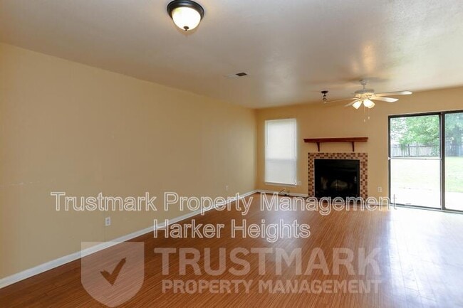 Building Photo - 4506 Lago Cir