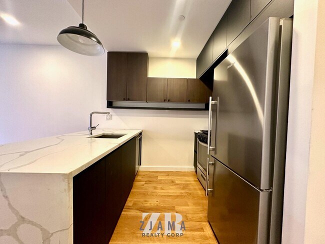 Foto del edificio - 25 E 19th St