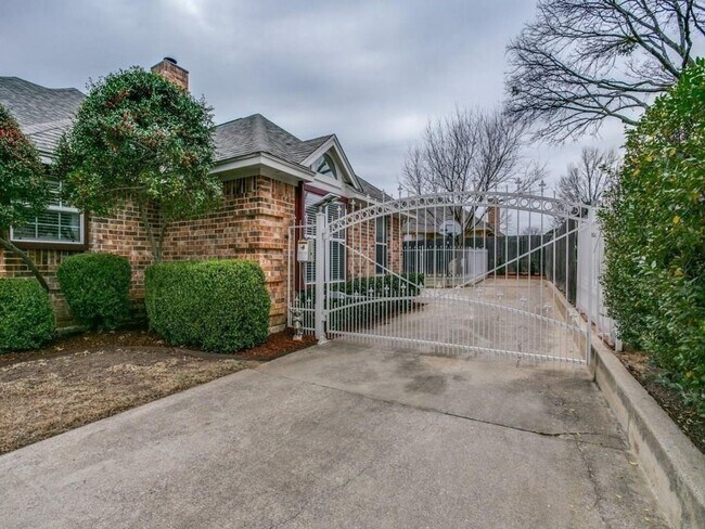 Building Photo - 6705 Rolling Hills