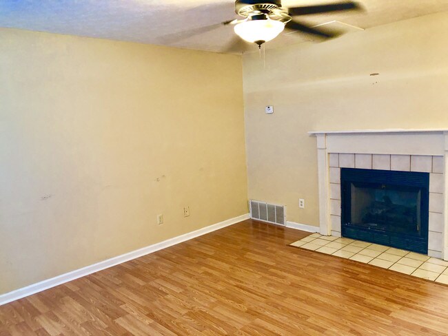 Building Photo - 1746 Cave Mill Road