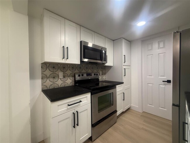 Building Photo - 5903 Nancy Dr