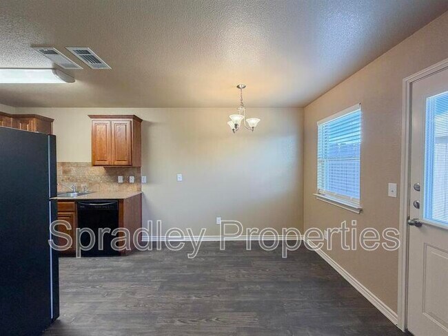 Foto del edificio - 4810B Deep Drive