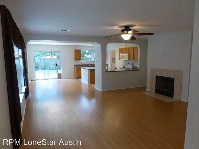Building Photo - 3 br, 2 bath House - 2301 Lauren Loop
