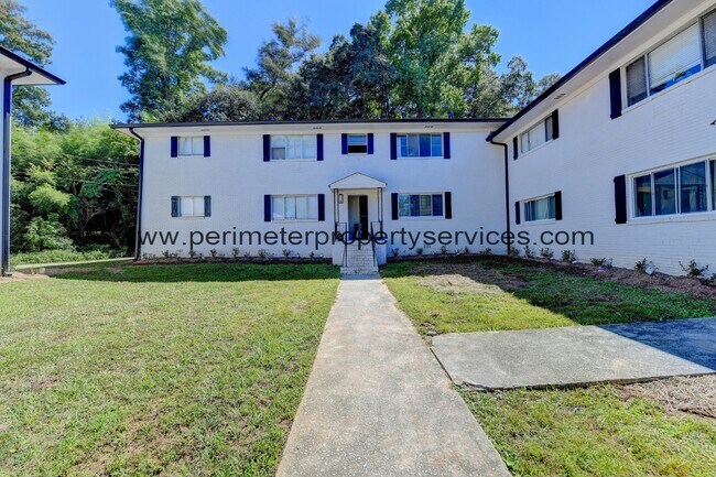 Building Photo - 615 3rd Ave