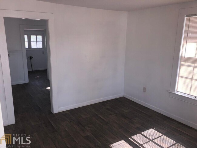 Building Photo - 4840 Miller Rd
