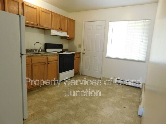 Foto del edificio - 2860 Elm Cir