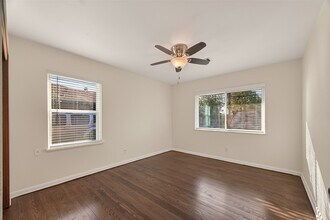 Building Photo - 8726 Glenloch Dr