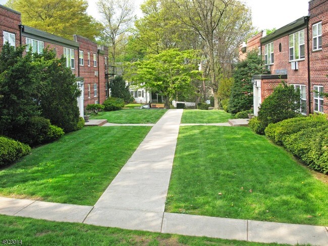 Foto del edificio - 370 Claremont Ave