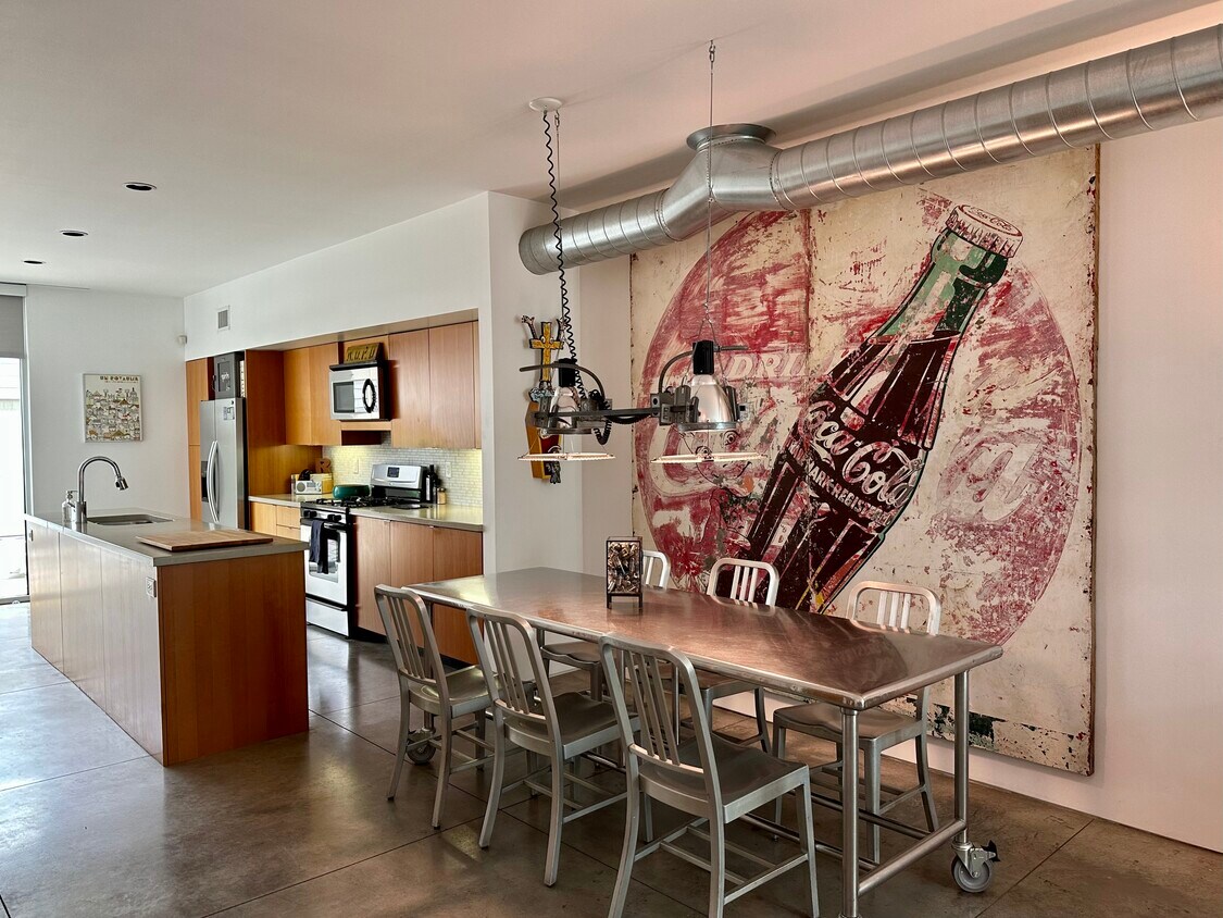 Foto principal - 127 W Fremont Ave