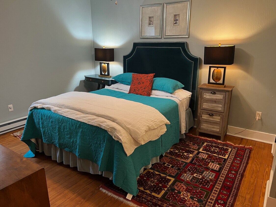 Foto principal - 375 Weaverville Rd