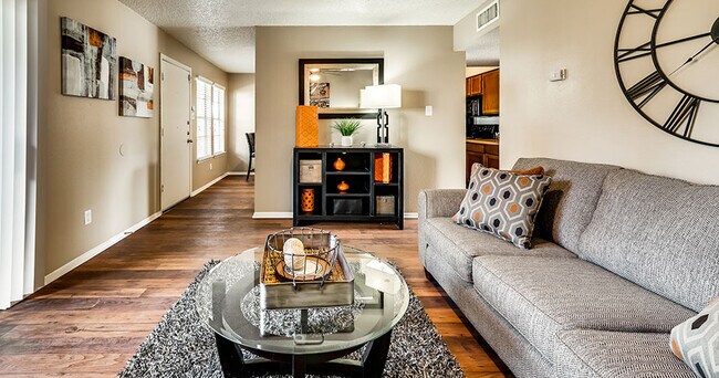 Foto del edificio - Chelsea Creek Apartment Homes