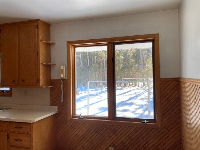 Building Photo - 4051 Kennedy Dr