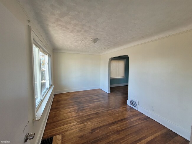 Building Photo - 4 br, 2 bath House - 20117 Santa Rosa Dr