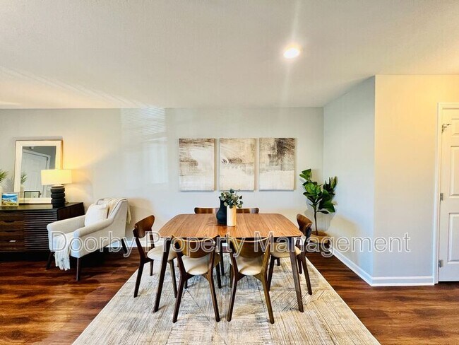 Foto del edificio - 2106 Duncan Ave