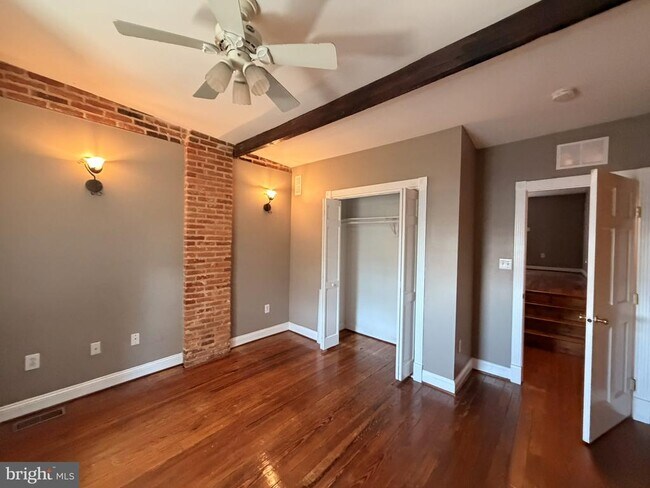 Foto del edificio - 1305 S Hanover St