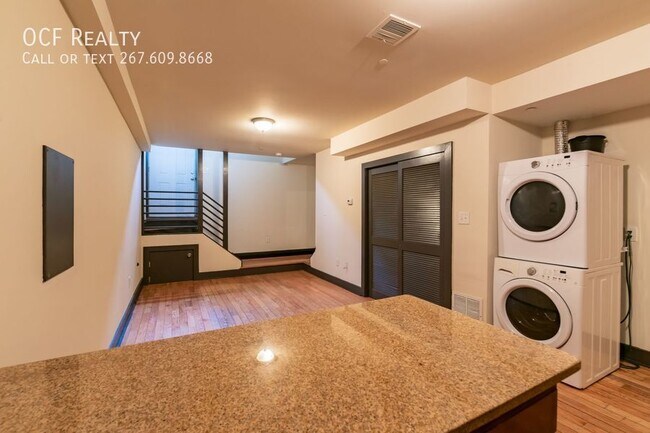 Foto del edificio - 4 Bed Cecil B Moore Apartment