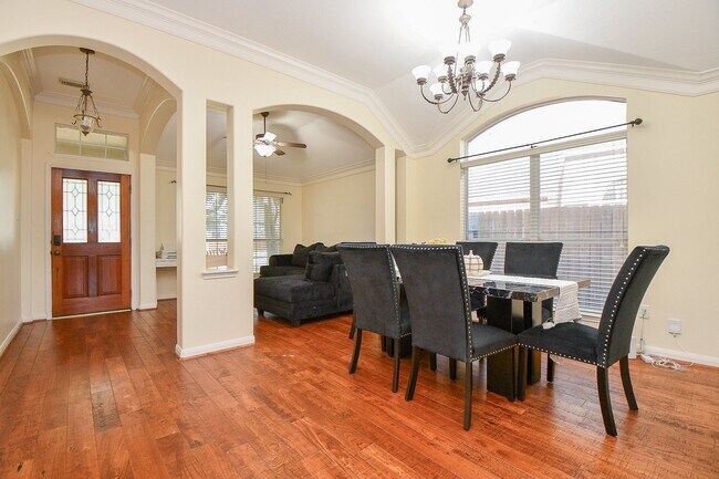 Foto del edificio - 9107 Fernwillow Dr