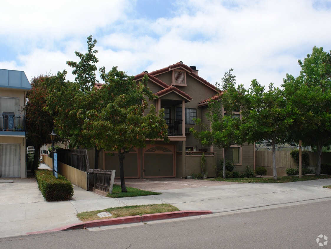 Primary Photo - 4084 Hamilton St
