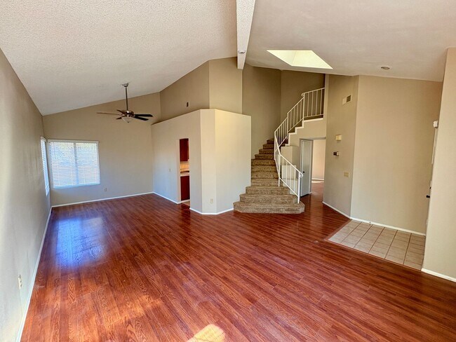 Building Photo - 3BR Oceanside Home Near Alamosa Park and G...