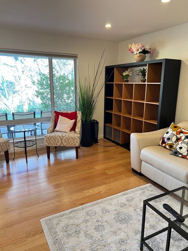 Building Photo - 2740 Ptarmigan Dr