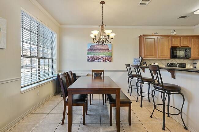 Foto del edificio - 208 Forest Dr Loop